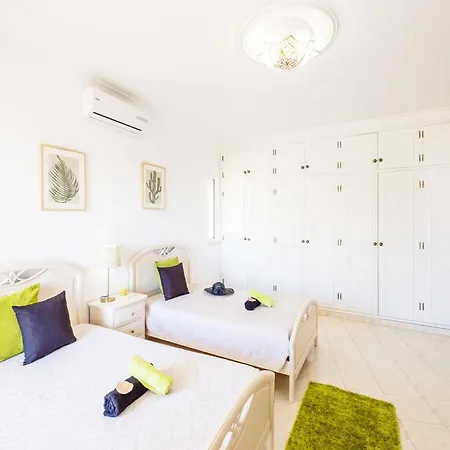 Vila Holiday Home In Gale Near Golden Beaches *