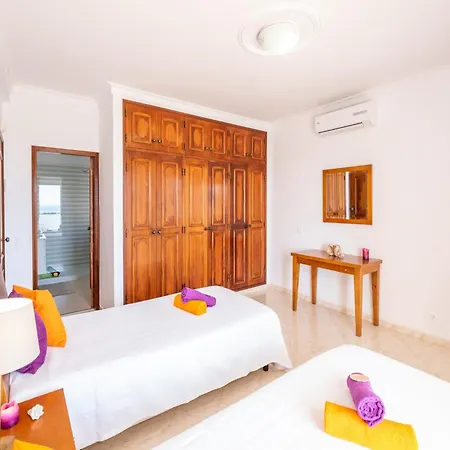 Holiday Home In Gale Near Golden Beaches Vila