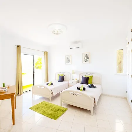 Holiday Home In Gale Near Golden Beaches Vila *